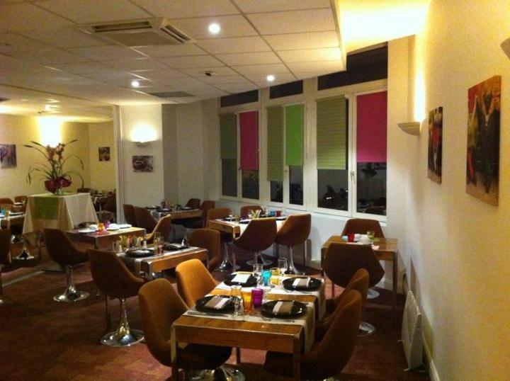 Logis Hotel De France Restaurant Le Lucullus Montmorillon Exterior photo