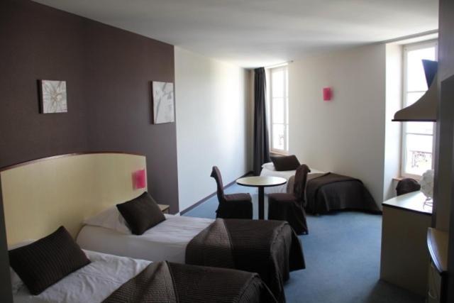 Logis Hotel De France Restaurant Le Lucullus Montmorillon Room photo